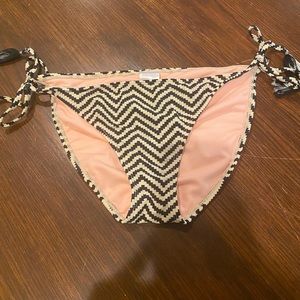 🙌 Bikini bottom